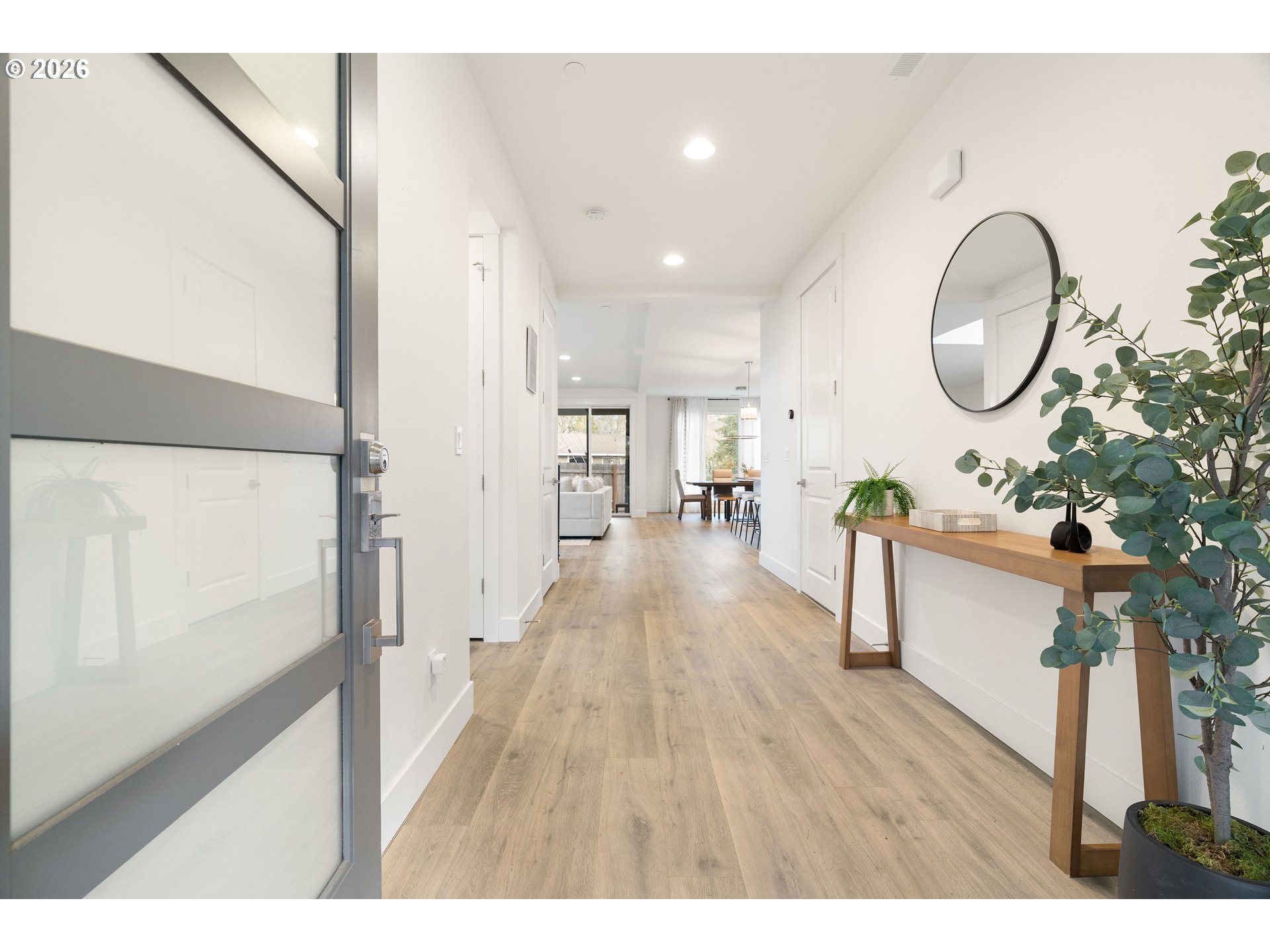 5891 Southwest 67th Place Portland, OR 97225 - Photo 2 of 41 Entrance/Foyer
