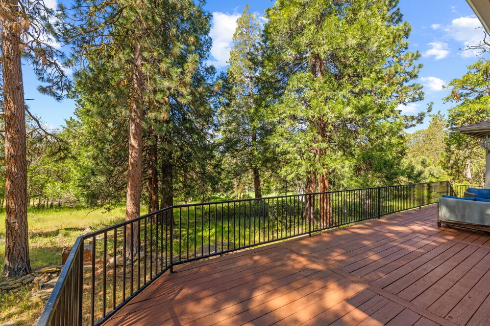 11660 Kestrel Road Klamath Falls, OR 97601 - Photo 56 of 58 Deck to Golf Course