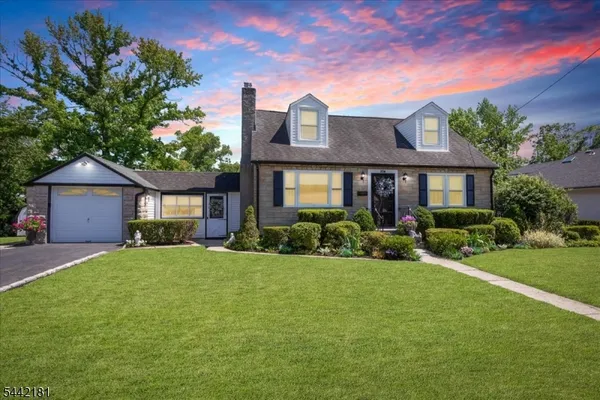 $899,999 | 374 South Avenue, Fanwood, NJ 07023