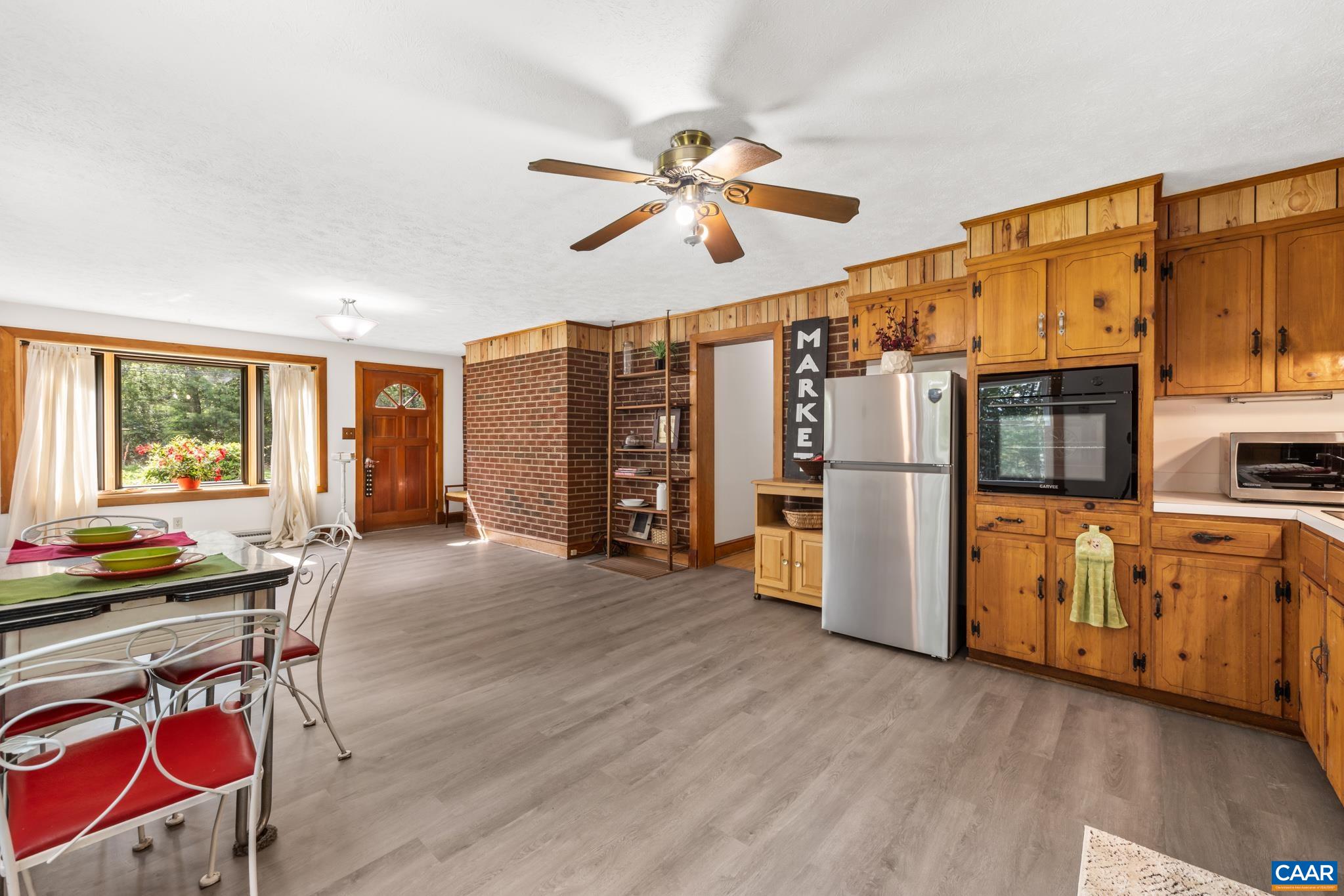 47 Reva Lane Ruckersville, VA 22968 - Photo 16 of 55 Kitchen/diningroom