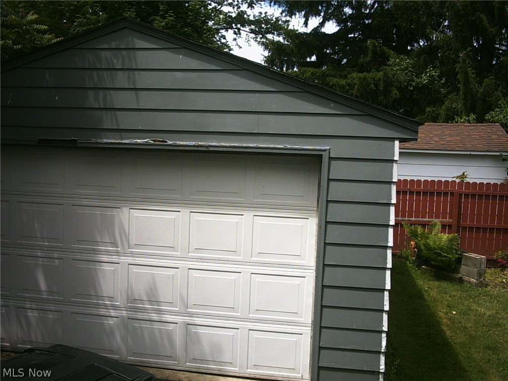 982 Chalker Street Akron, OH 44310 - Photo 7 of 8 Gallery Image 7