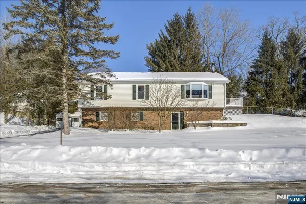 $535,000 | 19 Danbury Lane, Lake Hopatcong, NJ 07849