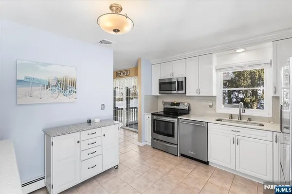 $535,000 | 19 Danbury Lane, Lake Hopatcong, NJ 07849