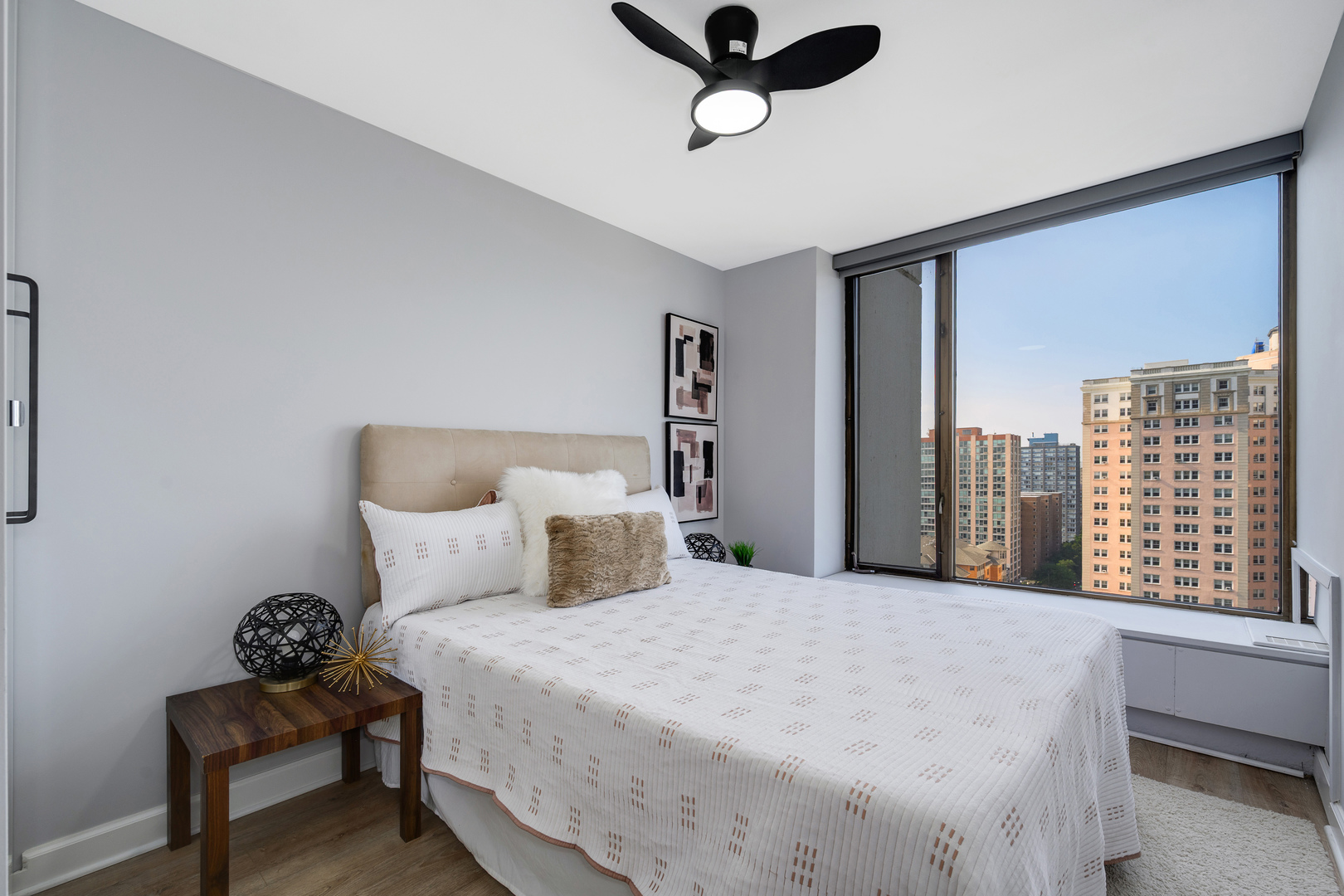 5455 North Sheridan Road, Unit 1811 Chicago, IL 60640 - Photo 11 of 27 Gallery Image 11