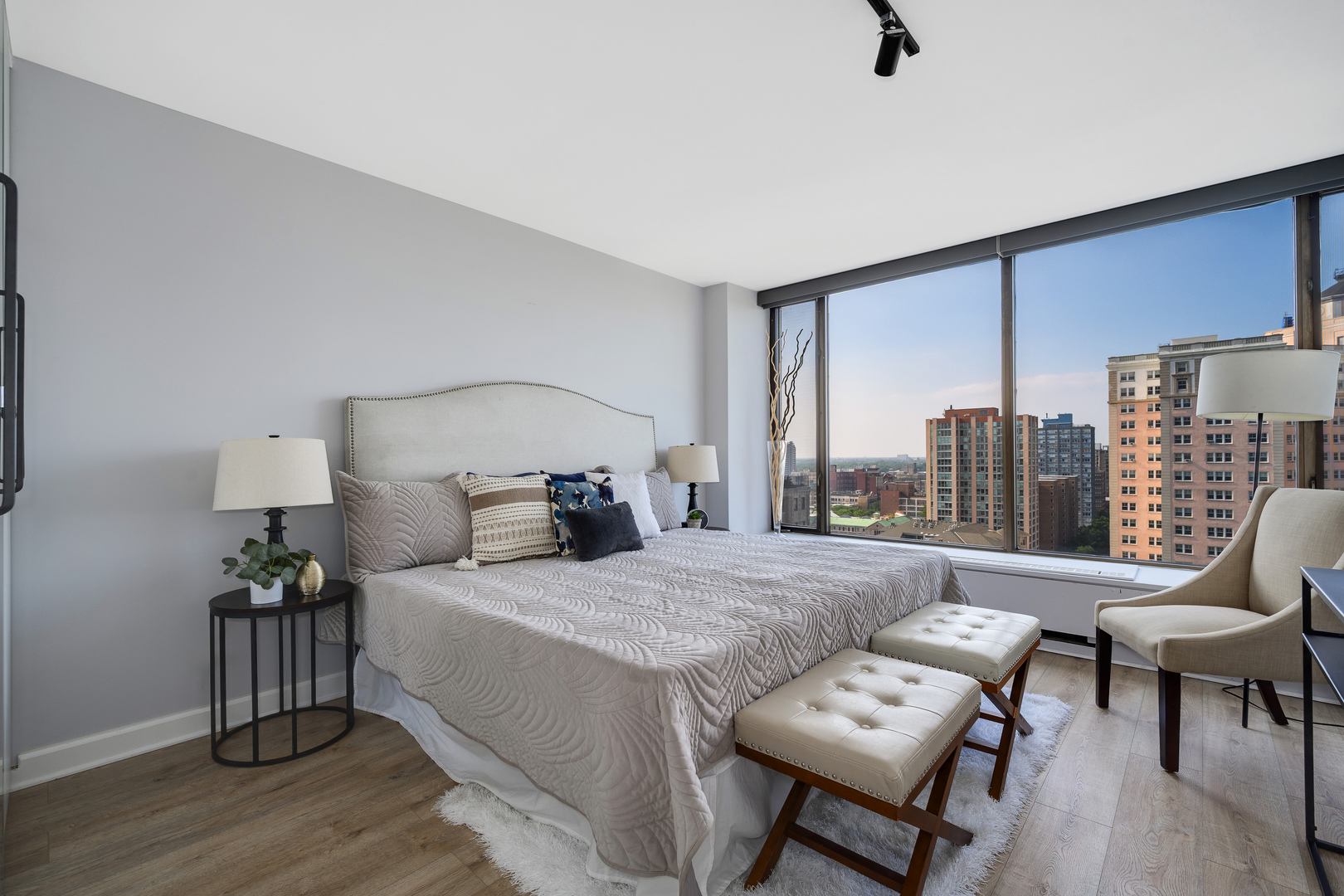 5455 North Sheridan Road, Unit 1811 Chicago, IL 60640 - Photo 12 of 27 Gallery Image 12