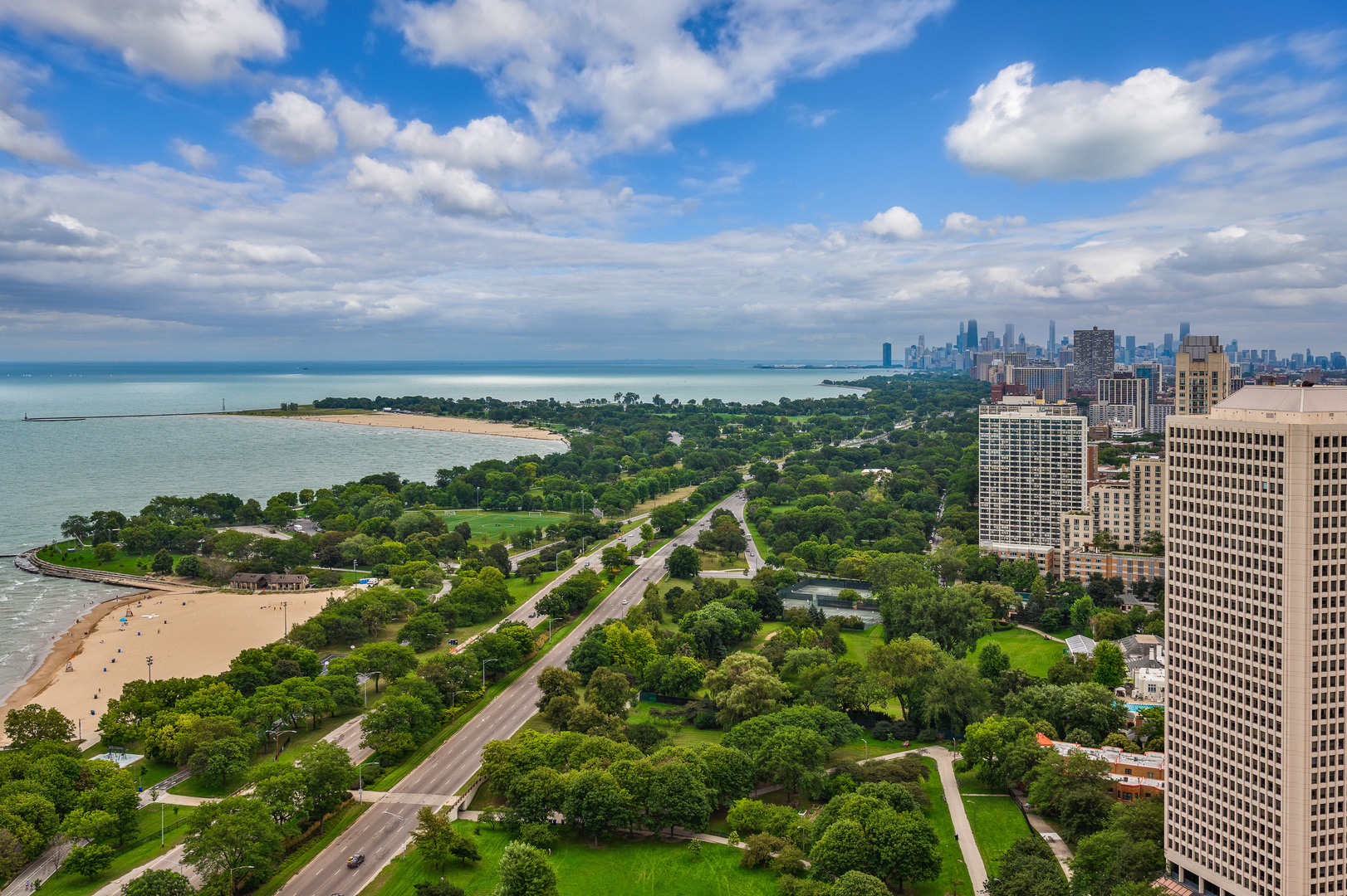 5455 North Sheridan Road, Unit 1811 Chicago, IL 60640 - Photo 20 of 27 Gallery Image 20