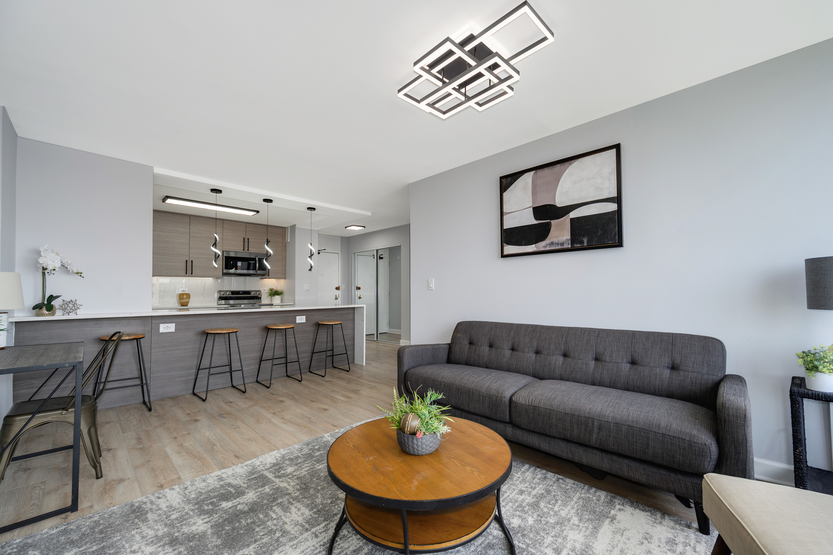 5455 North Sheridan Road, Unit 1811 Chicago, IL 60640 - Photo 7 of 27 Gallery Image 7