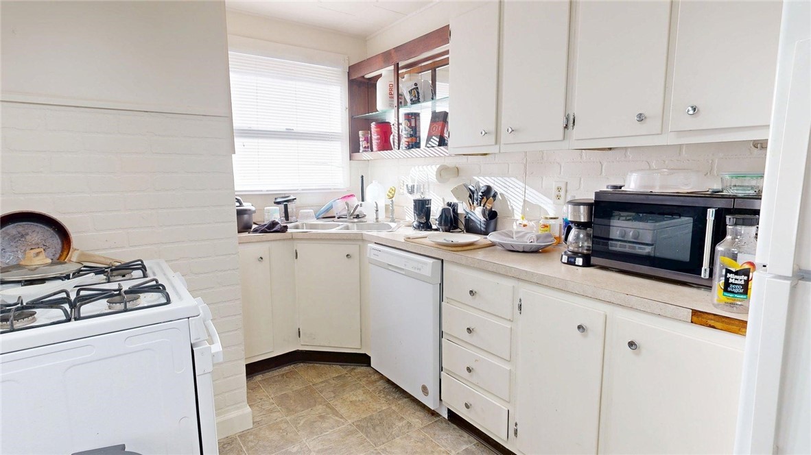 1127 South 21st Street Decatur, IL 62521 - Photo 6 of 13 Gallery Image 6