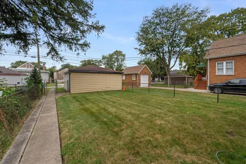 $154,900 | 12356 South Carpenter Street, Calumet Park, IL 60827