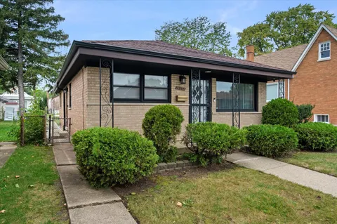 $154,900 | 12356 South Carpenter Street, Calumet Park, IL 60827