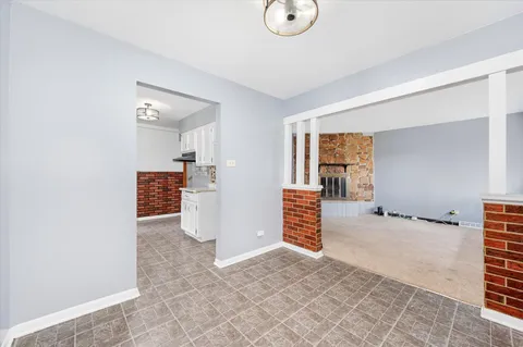 $154,900 | 12356 South Carpenter Street, Calumet Park, IL 60827