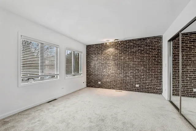 $235,000 | 12822 Carriage Lane, Crestwood, IL 60418