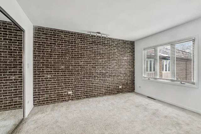 $235,000 | 12822 Carriage Lane, Crestwood, IL 60418