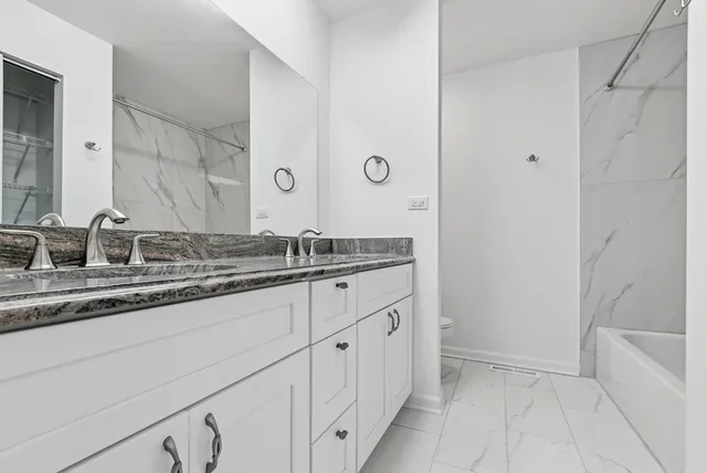 $235,000 | 12822 Carriage Lane, Crestwood, IL 60418