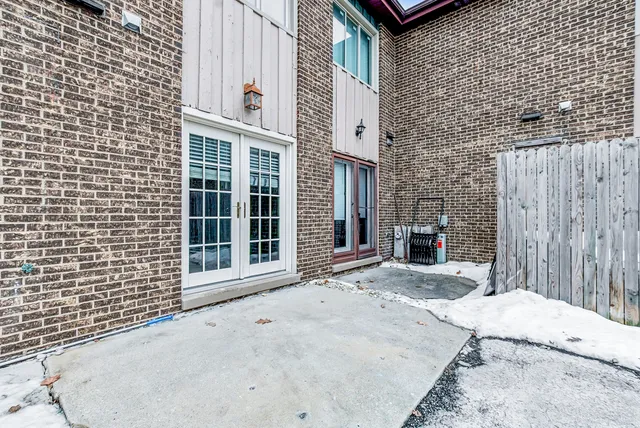 $235,000 | 12822 Carriage Lane, Crestwood, IL 60418