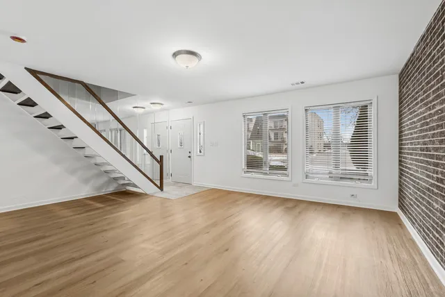 $235,000 | 12822 Carriage Lane, Crestwood, IL 60418