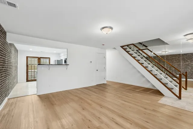 $235,000 | 12822 Carriage Lane, Crestwood, IL 60418