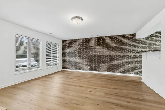 $235,000 | 12822 Carriage Lane, Crestwood, IL 60418