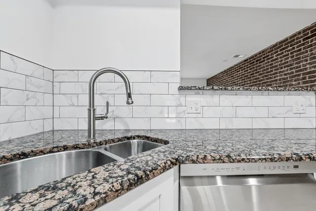 $235,000 | 12822 Carriage Lane, Crestwood, IL 60418