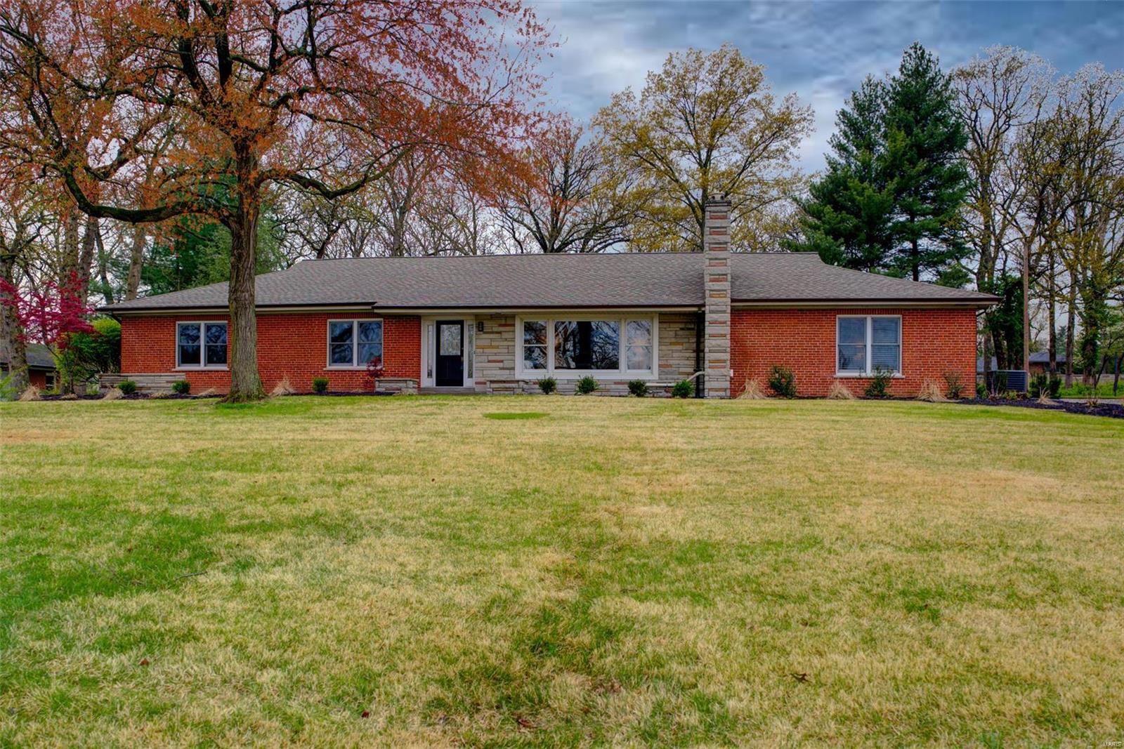 15 South Spoede Road St. Louis, MO 63141 - Photo 1 of 26 Gallery Image 1
