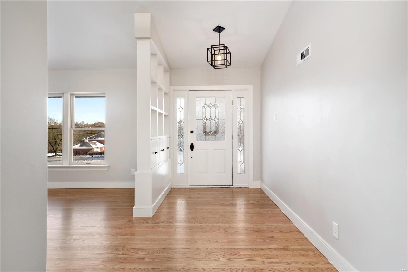 15 South Spoede Road St. Louis, MO 63141 - Photo 3 of 26 Gallery Image 3