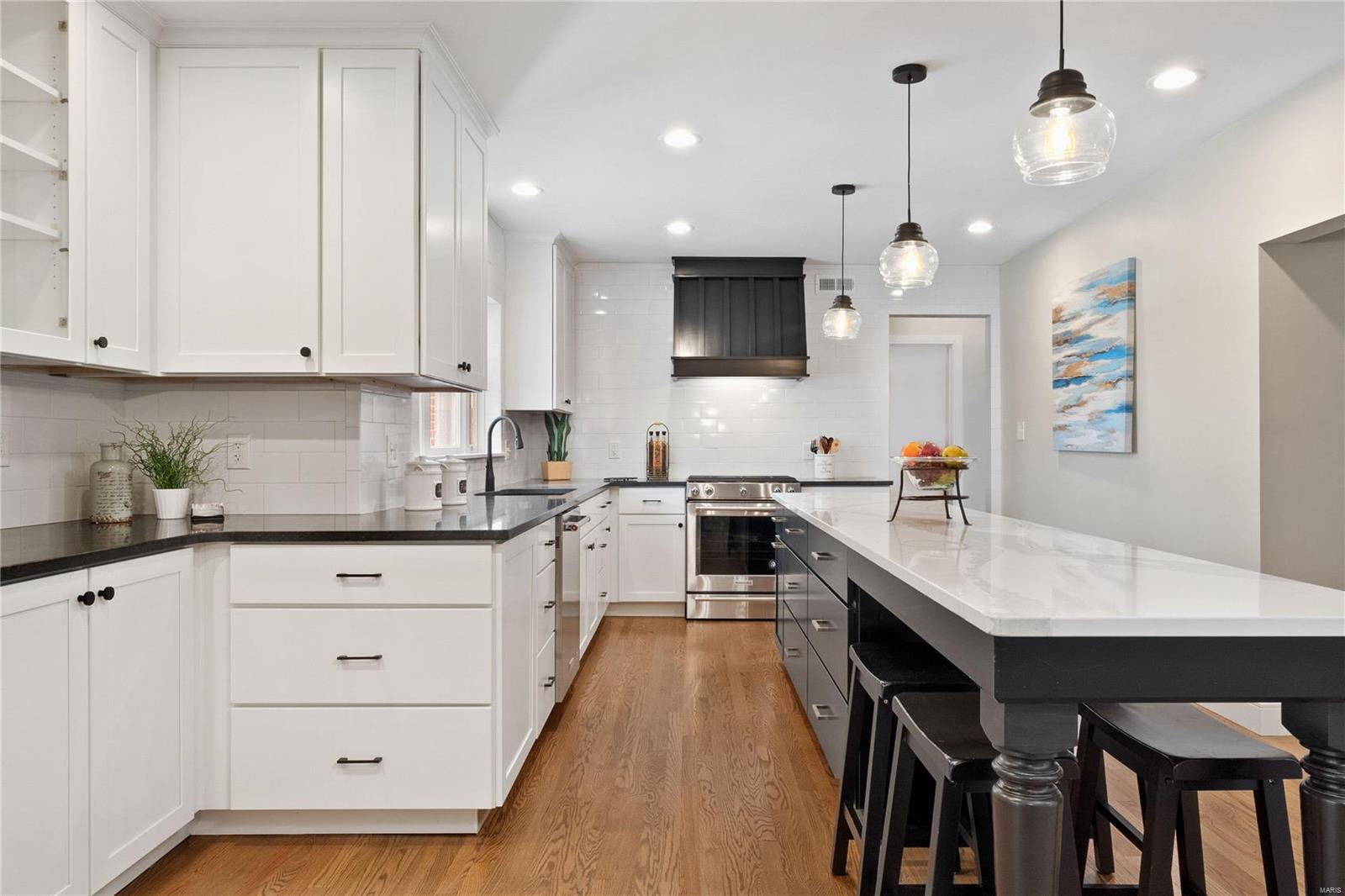 15 South Spoede Road St. Louis, MO 63141 - Photo 7 of 26 Gallery Image 7