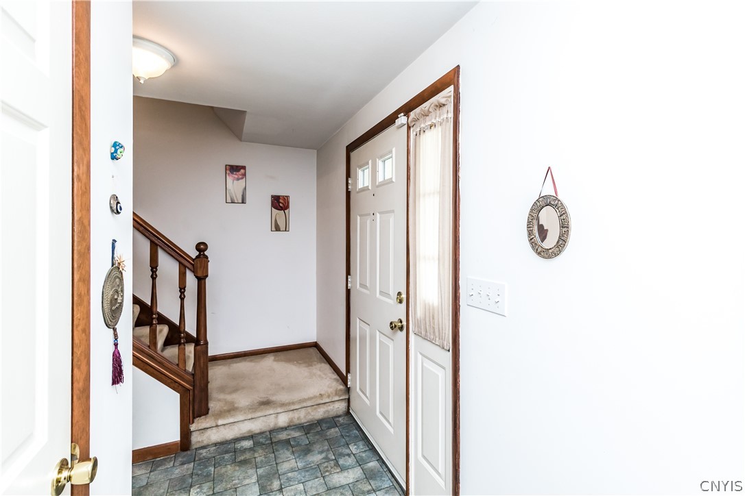 7244 Magic Way Manlius, NY 13057 - Photo 3 of 38