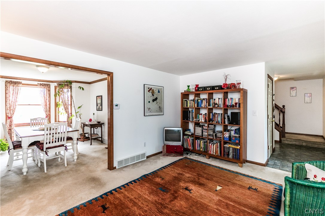 7244 Magic Way Manlius, NY 13057 - Photo 5 of 38