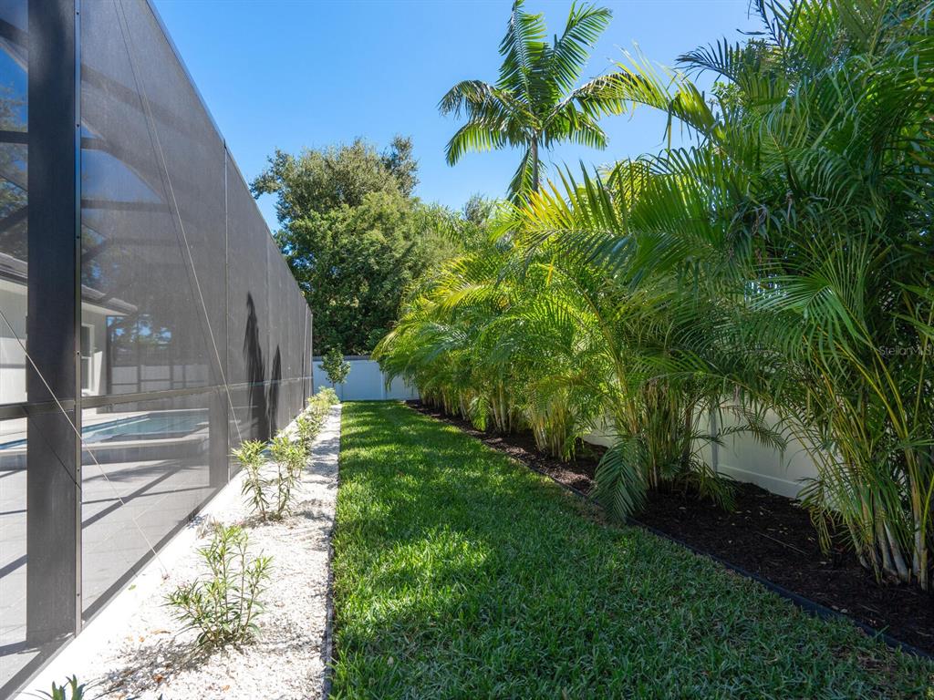 1876 Magnolia Street Sarasota, FL 34239 - Photo 47 of 72