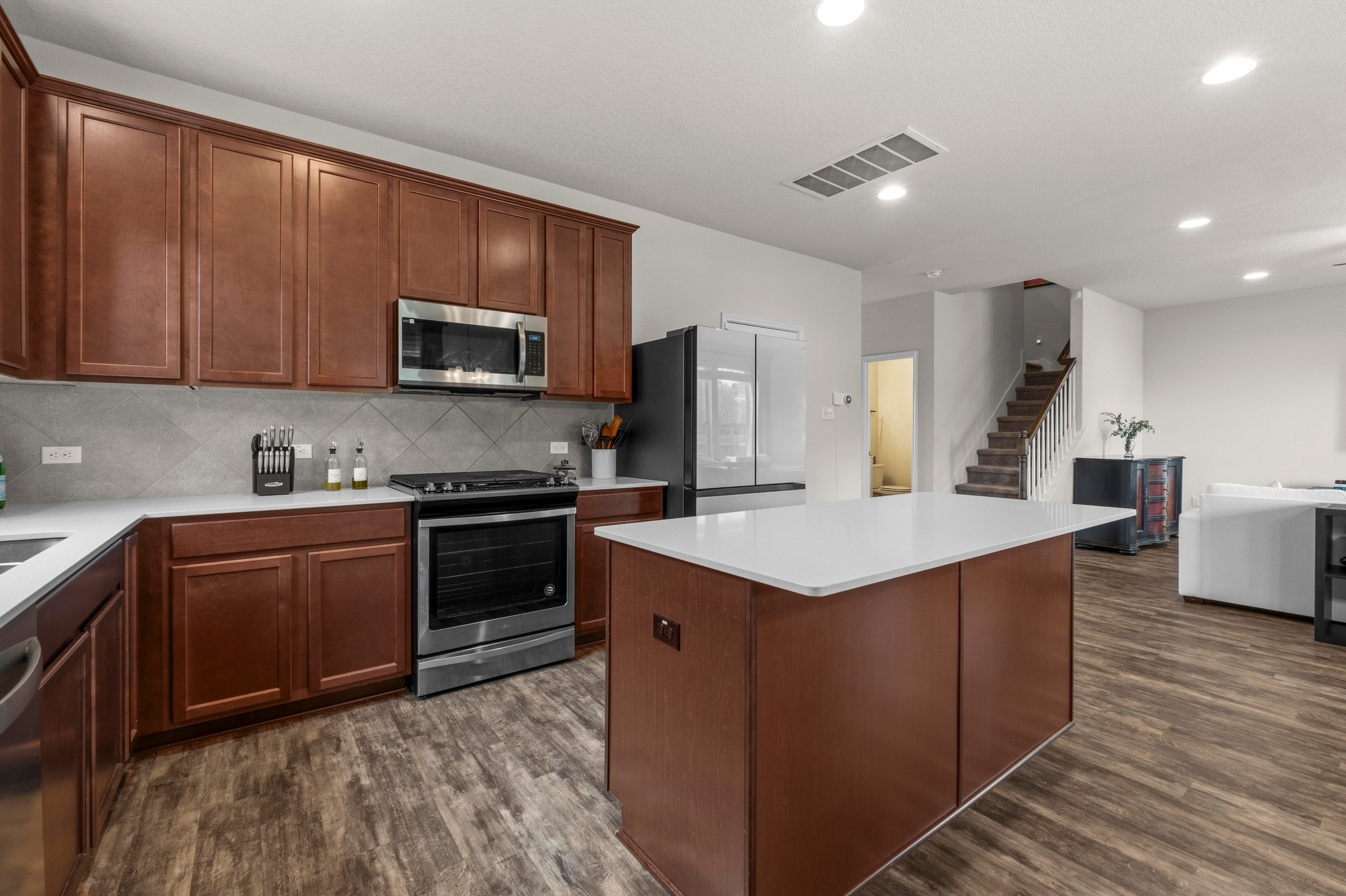 809 Whitman Avenue Georgetown, TX 78626 - Photo 7 of 23