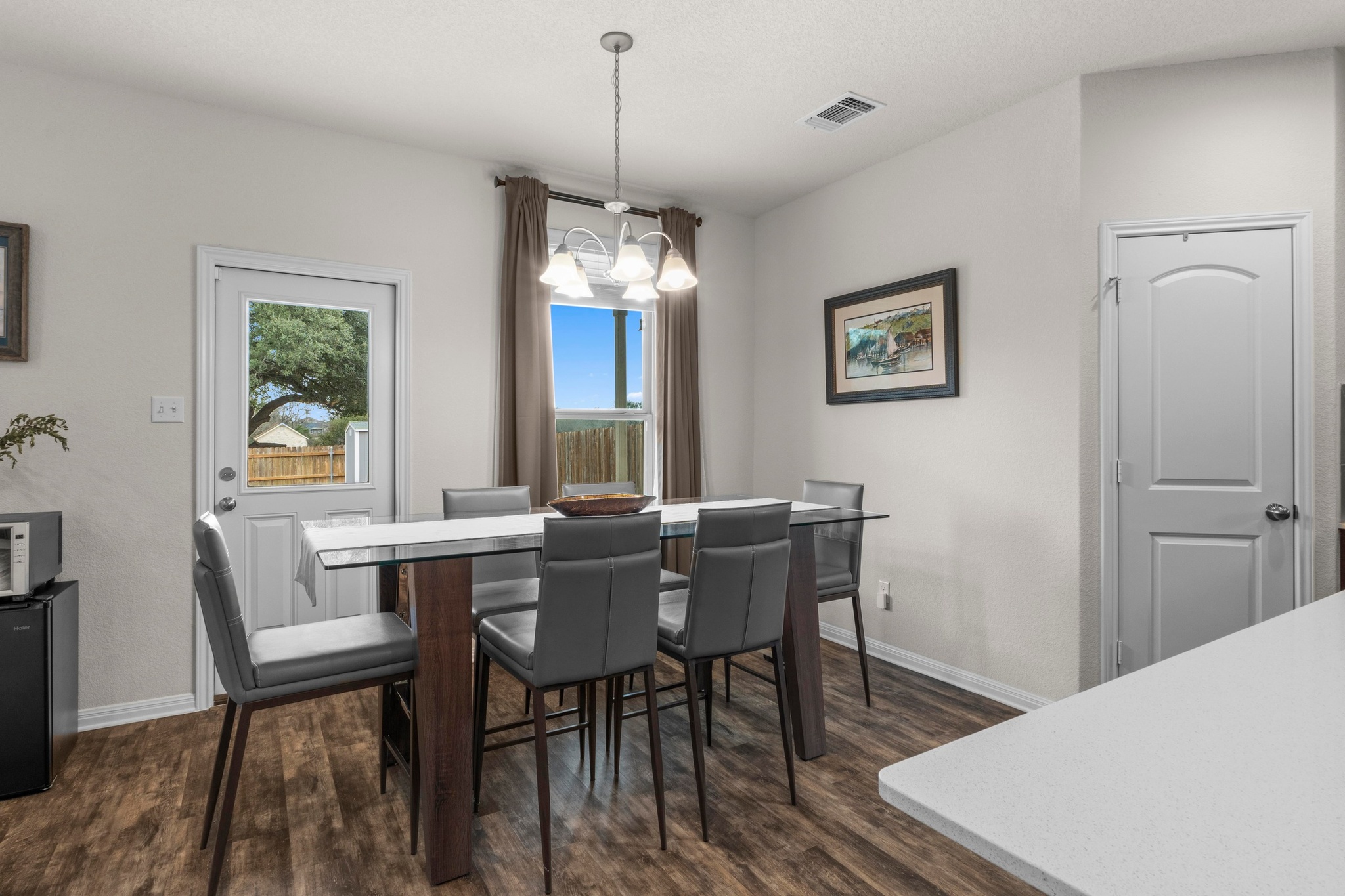 809 Whitman Avenue Georgetown, TX 78626 - Photo 8 of 23