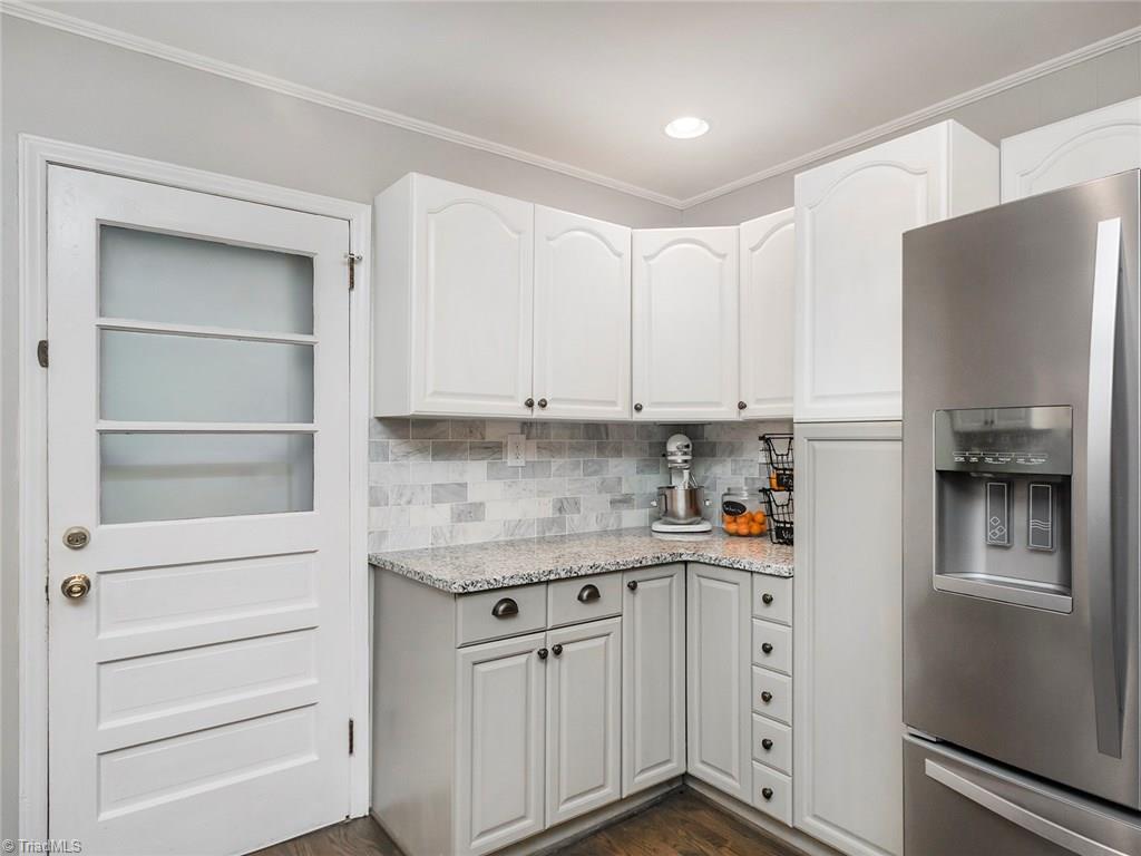 3902 Lewiston Road Summerfield, NC 27358 - Photo 9 of 27