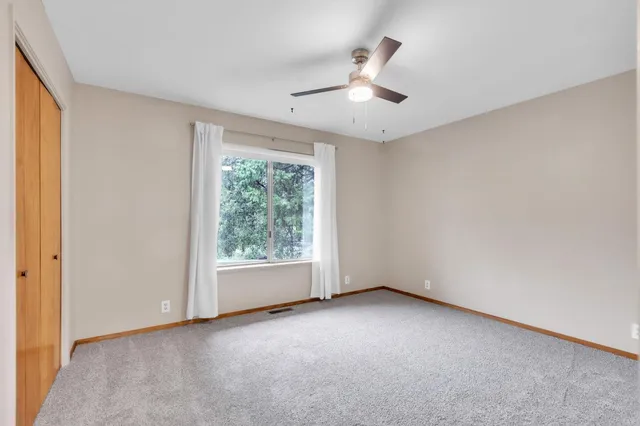 a view of empty room with window