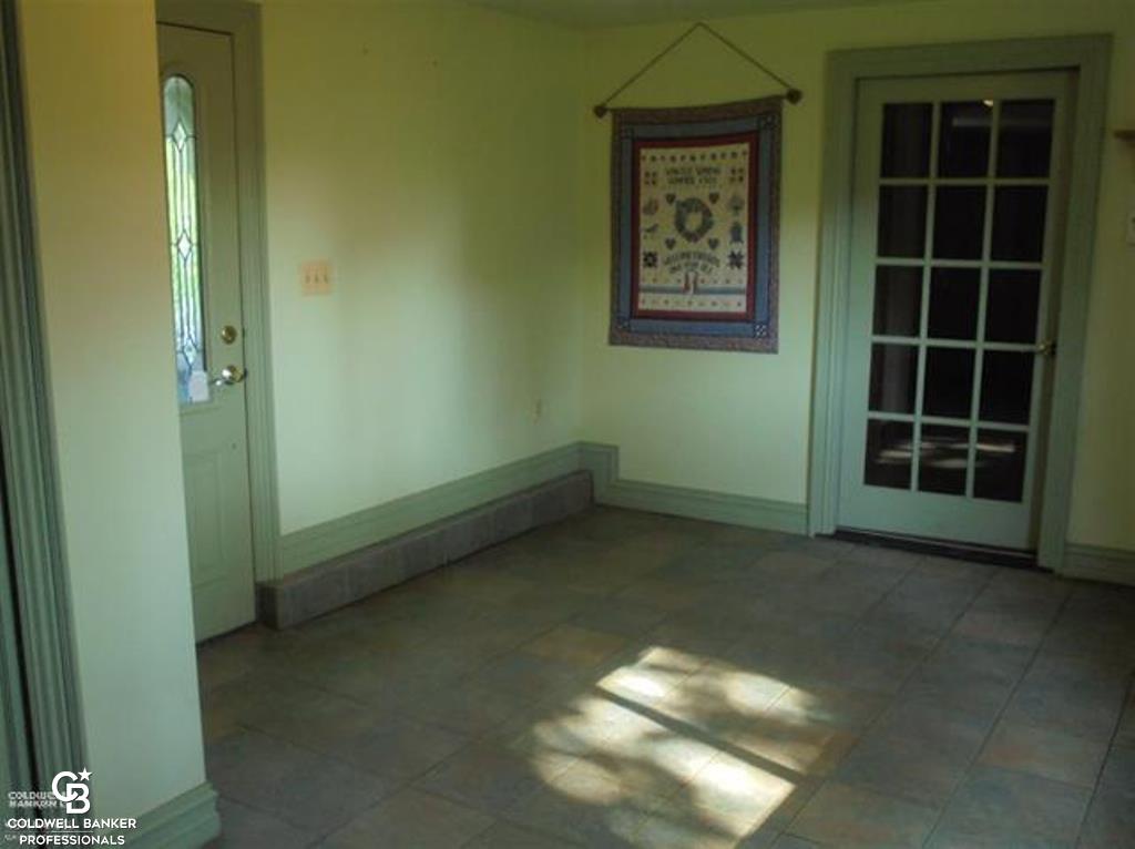 9187 Springborn Road Casco, MI 48064 - Photo 15 of 60 Ceramic Flooring