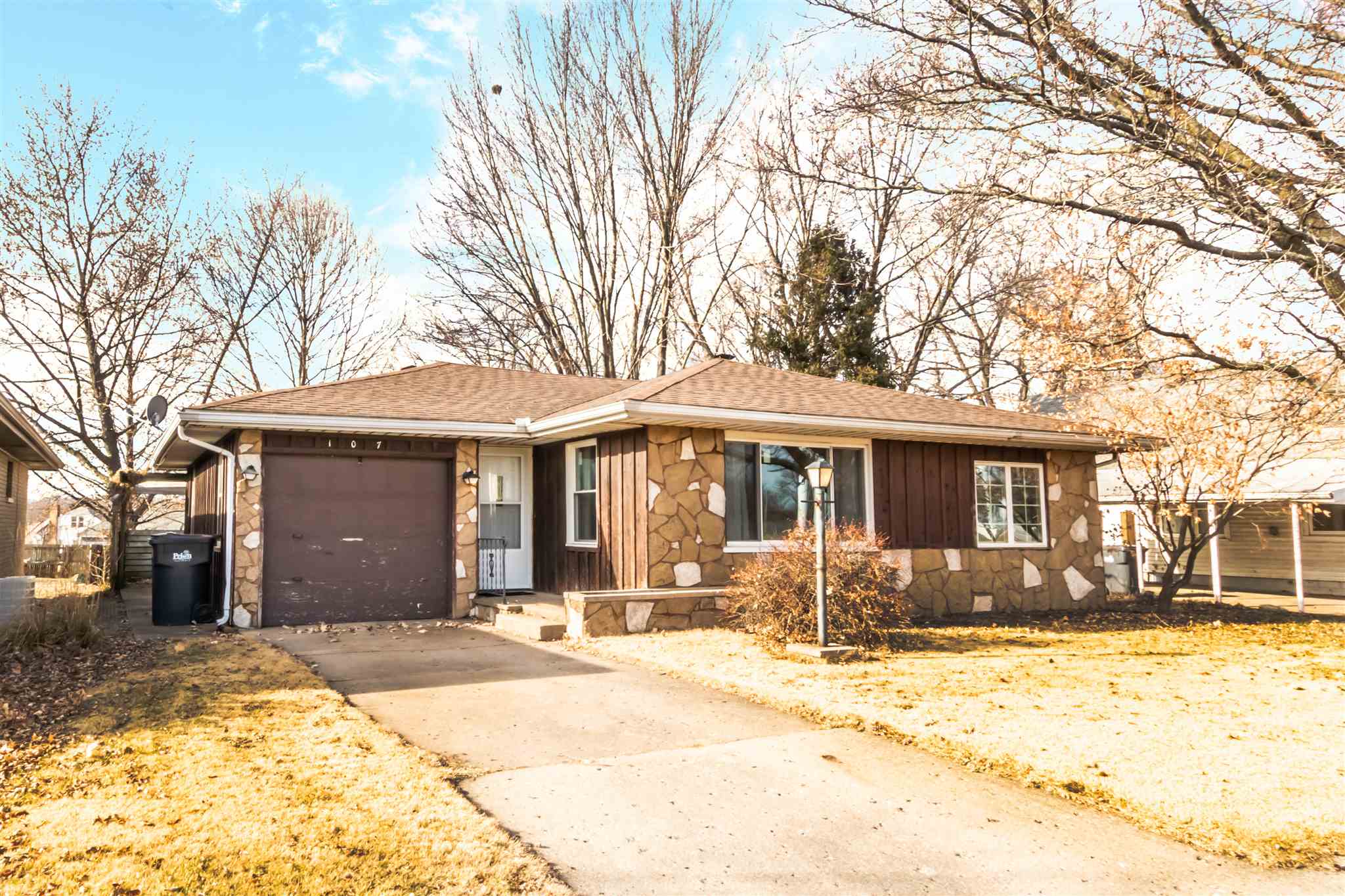 107 Reservoir Road Pekin, IL 61554 - Photo 2 of 17 Gallery Image 2