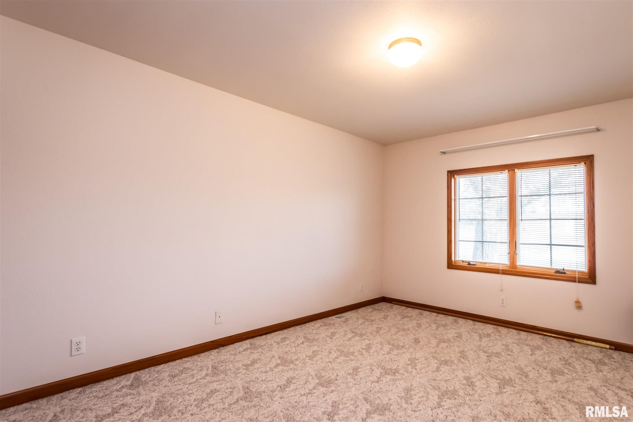 107 Reservoir Road Pekin, IL 61554 - Photo 8 of 17 Gallery Image 8