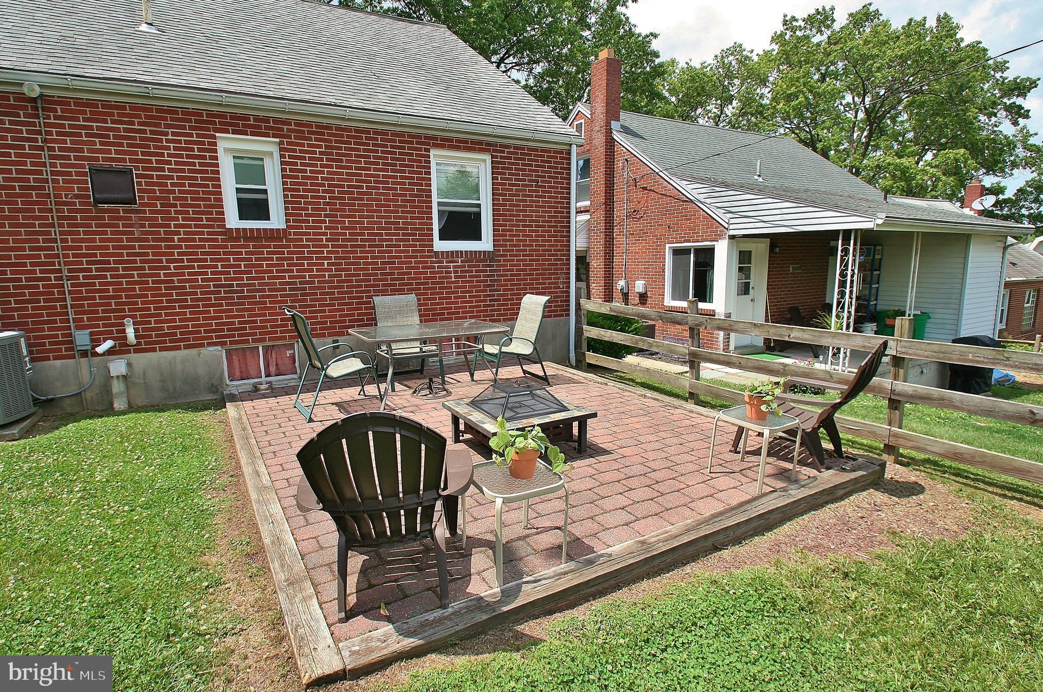 137 Chestnut Street Shillington, PA 19607 - Photo 13 of 16 Paver's Patio