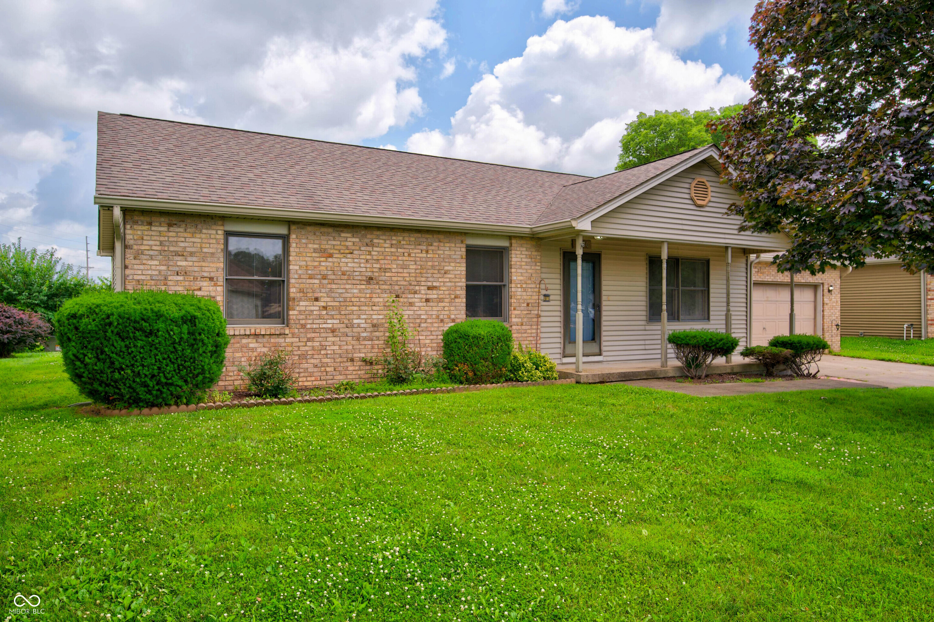 2530 Cedar Ridge Drive Columbus, IN 47203 - Photo 3 of 48