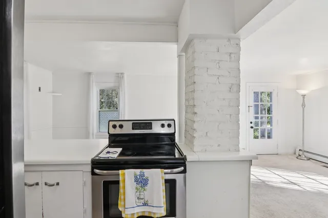 $255,000 | 390 Garfield Boulevard, Grayslake, IL 60030