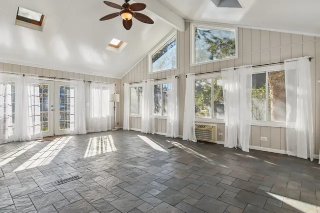 $255,000 | 390 Garfield Boulevard, Grayslake, IL 60030