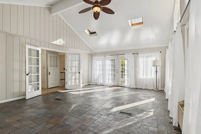 $255,000 | 390 Garfield Boulevard, Grayslake, IL 60030