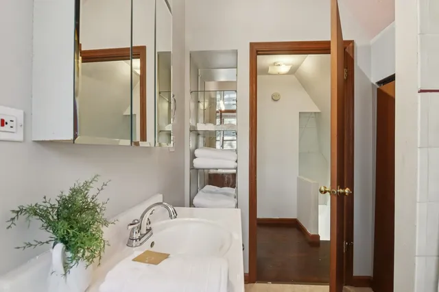 $255,000 | 390 Garfield Boulevard, Grayslake, IL 60030