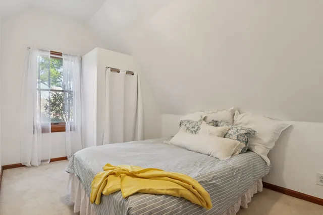 $255,000 | 390 Garfield Boulevard, Grayslake, IL 60030