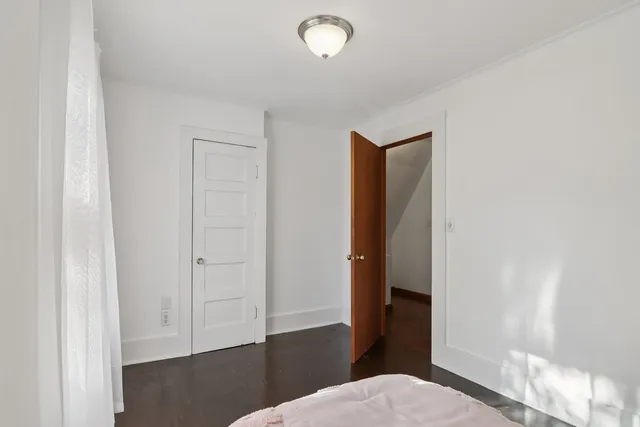 $255,000 | 390 Garfield Boulevard, Grayslake, IL 60030