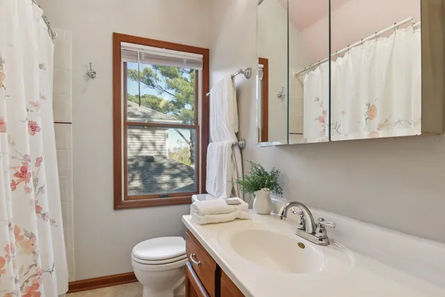 $255,000 | 390 Garfield Boulevard, Grayslake, IL 60030