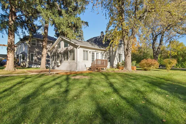 $255,000 | 390 Garfield Boulevard, Grayslake, IL 60030