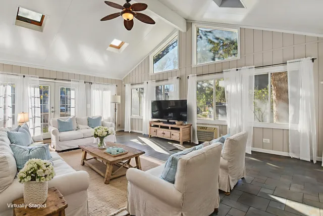 $255,000 | 390 Garfield Boulevard, Grayslake, IL 60030