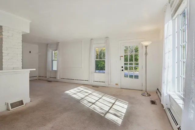 $255,000 | 390 Garfield Boulevard, Grayslake, IL 60030