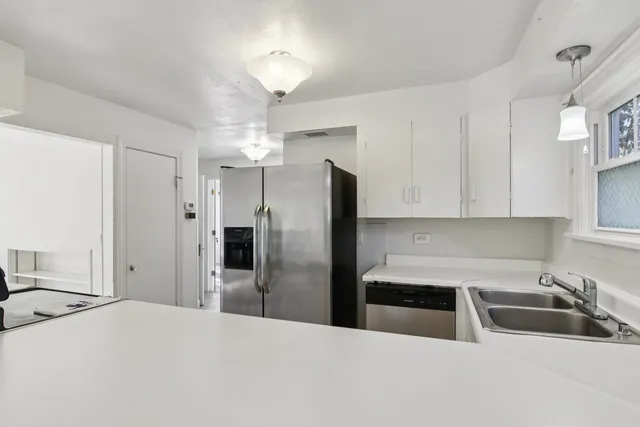 $255,000 | 390 Garfield Boulevard, Grayslake, IL 60030