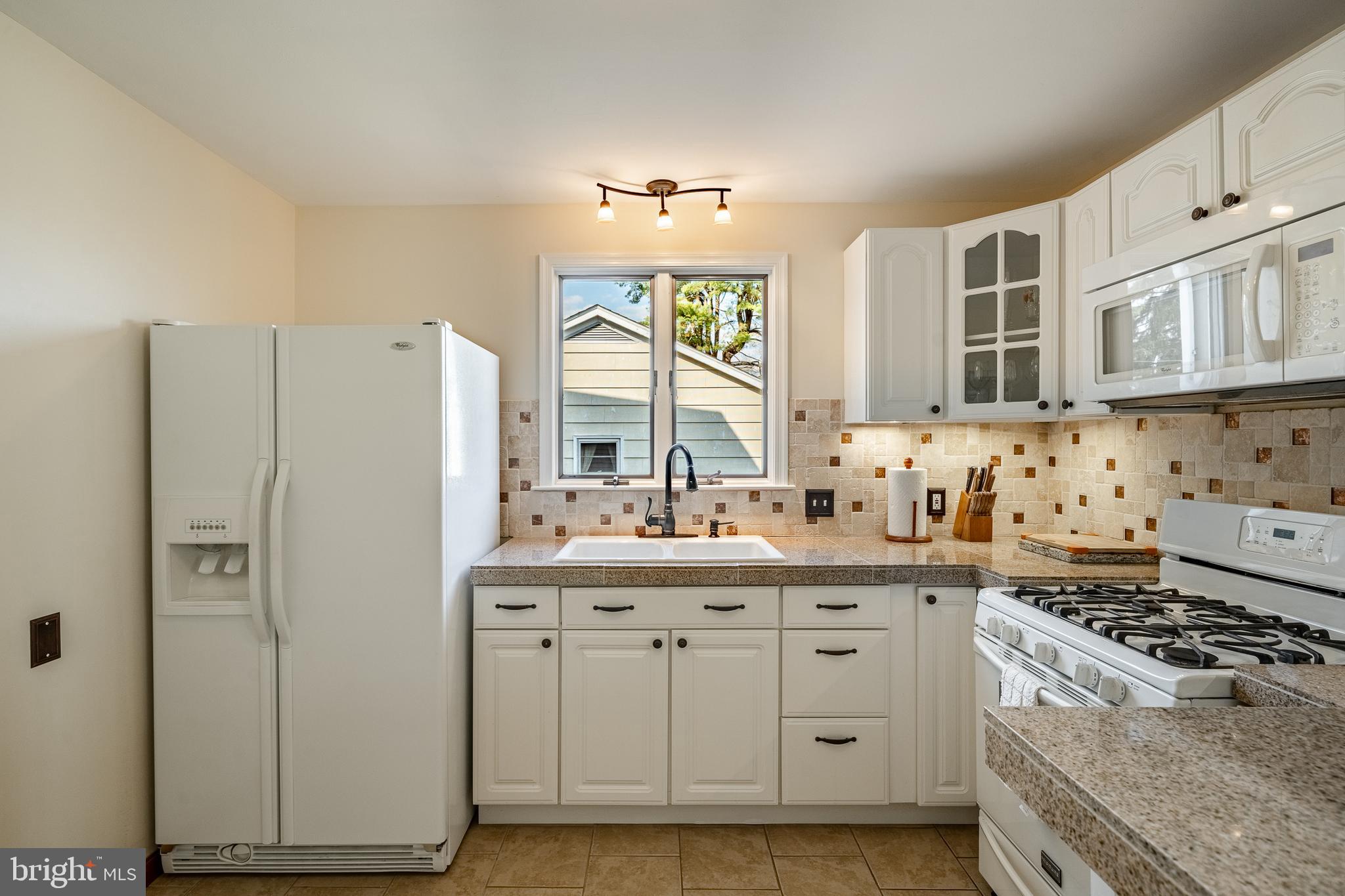 2190 East Buck Road Pennsburg, PA 18073 - Photo 28 of 42